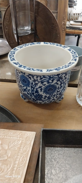BLUE AND WHITE ASIAN JARDINIERE
