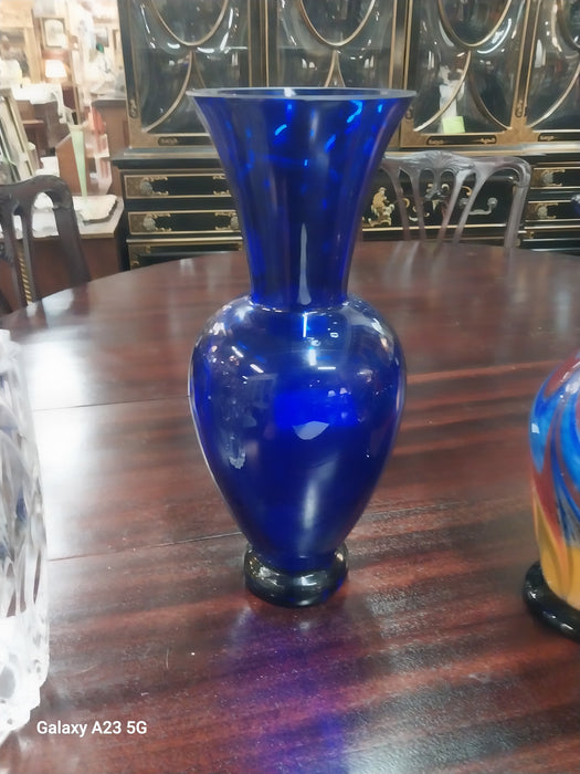 COBALT BLUE POLISH BLOCK FOOTED CRYSTAL VASE