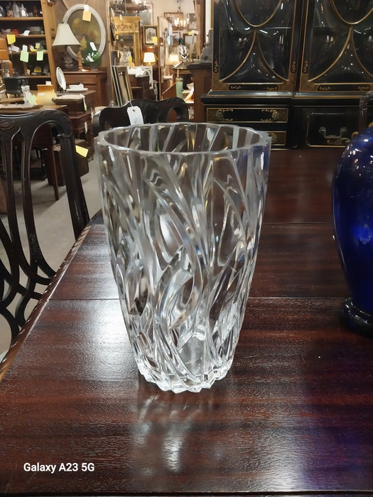 CLEAR PRESSED CRYSTAL VASE