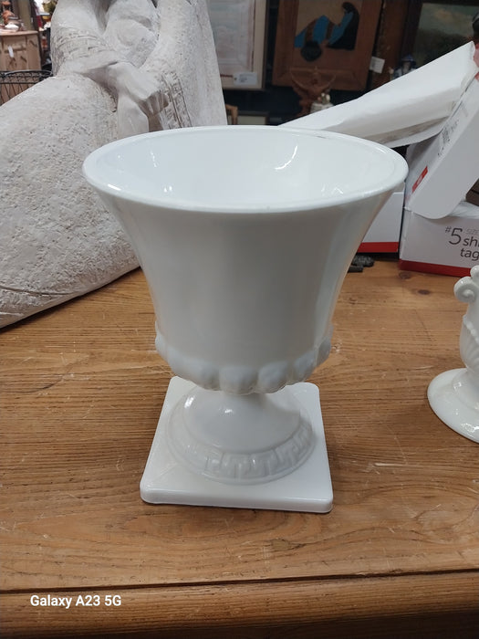SQUAT MILK GLASS VASE