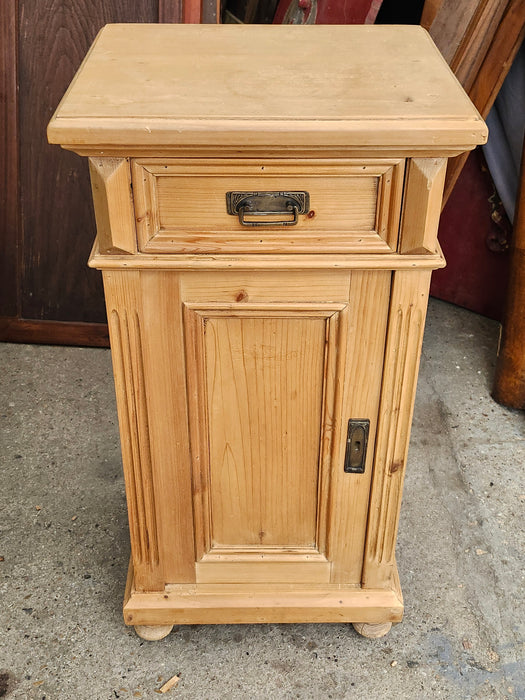 PAIR OF CONTINENTAL PINE SIDE CABINETS