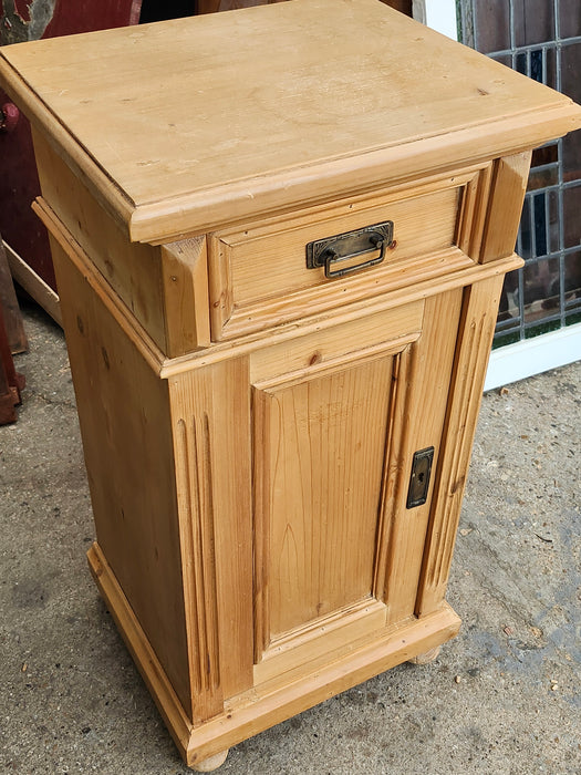 PAIR OF CONTINENTAL PINE SIDE CABINETS