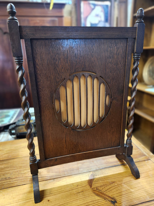 ENGLISH BARLEY TWIST ACORN FINIAL OAK FIRESCREEN