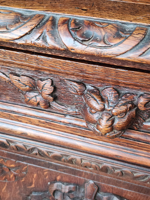 LOUIS XIII BARLEY TWIST OAK  BUFFET