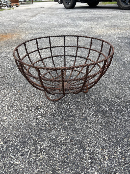 IRON TRI FOOTED BASKET