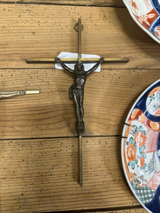 SMALL BRASS CRUCIFIX WITH PATINATED CORPUS