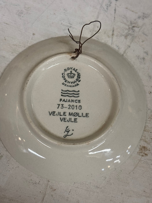 ROYAL COPENHAGEN VEJLE’S WINDMILL BUTTER PAT
