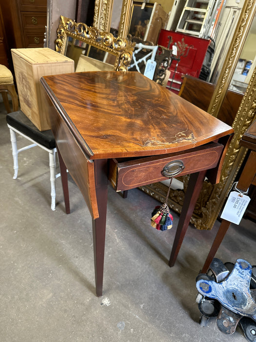 HEPPELWHITE DROP LEAF PEMBROKE TABLE AS FOUND