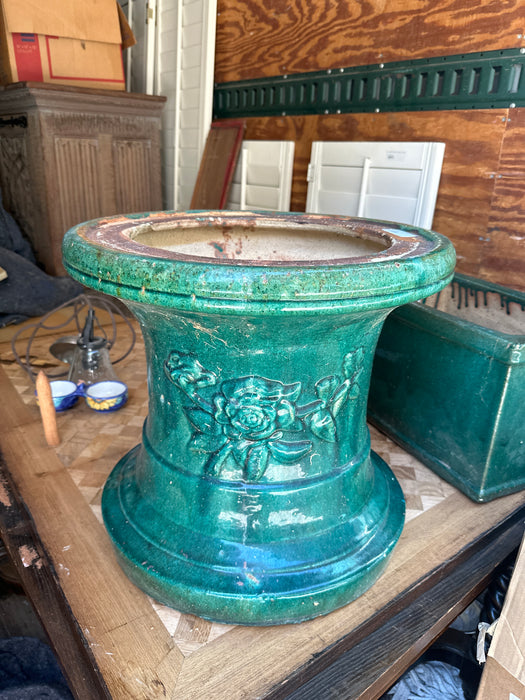 GREEN LARGE GLAZED PEDESTAL