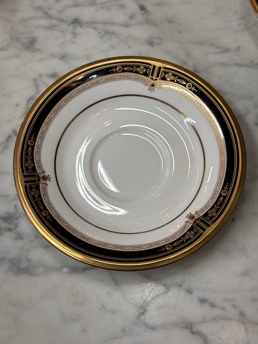 14 5 PIECE PLACE SETTINGS OF NORTAKE GOLD AND SABLE CHINA DINNERWARE