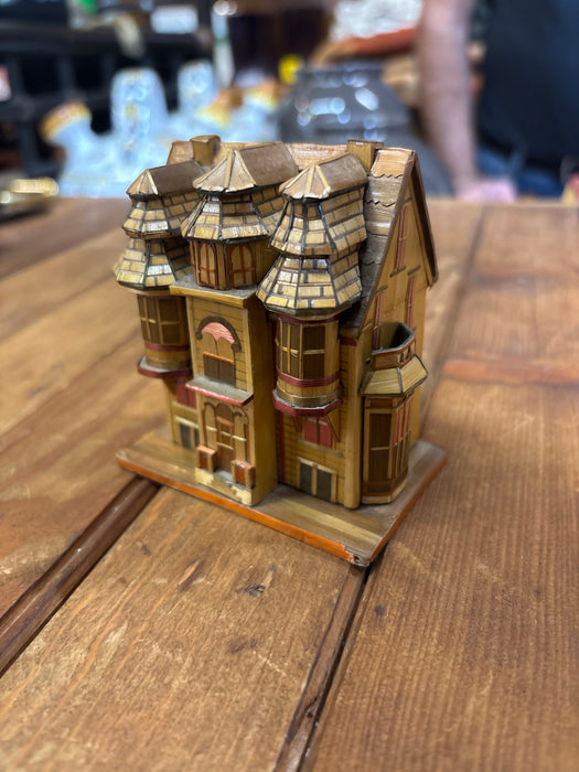 MINITURE WOOD HOUSE