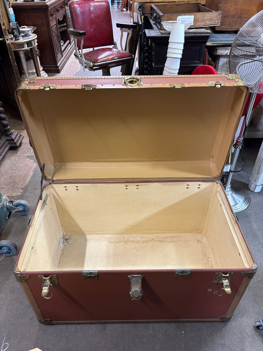 STREAMER TRUNK BY HARTMAN CIRCA 1940'S