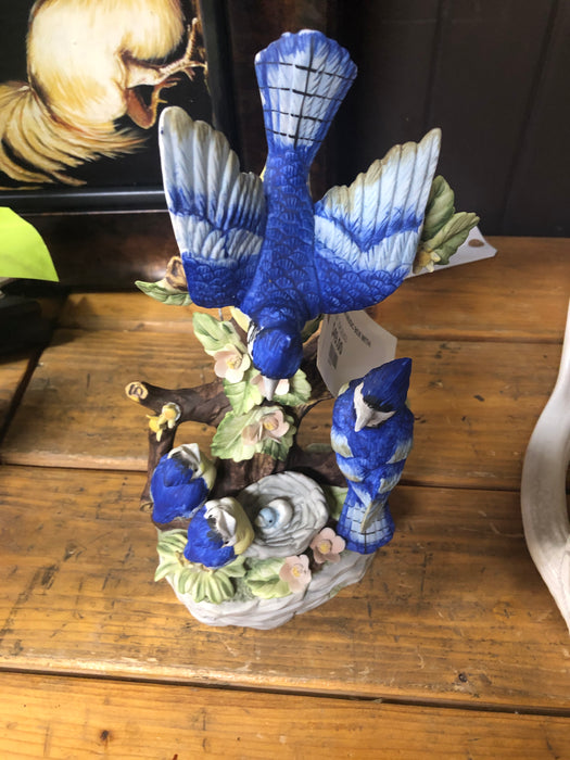 PORCELAIN MUSIC BOX WITH  BIRD