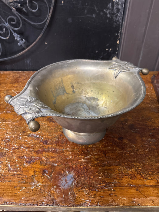 BRASS COMPOTE WITH LEAVES