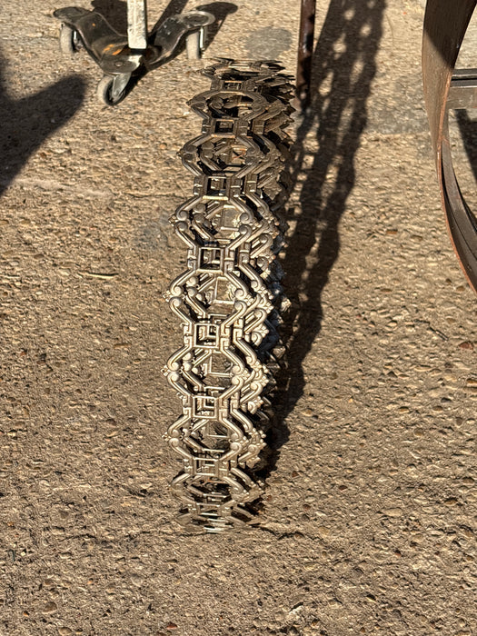 ROLL OF DECORATIVE CHROME TRIM