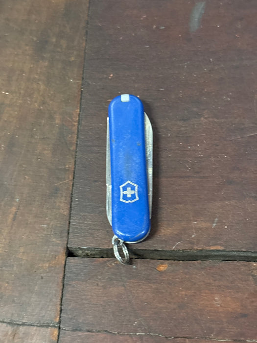 SMALL SWISS POCKET KNIFE 1 EACH OF 4