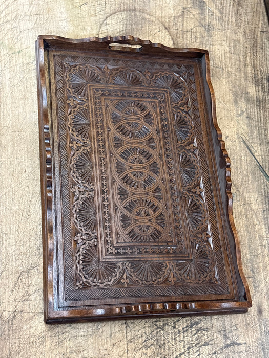ENGLISH CHIP CARVED OAK SERVING TRAY