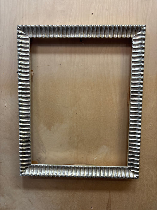 SMALL SILVER RIBBED FRAME