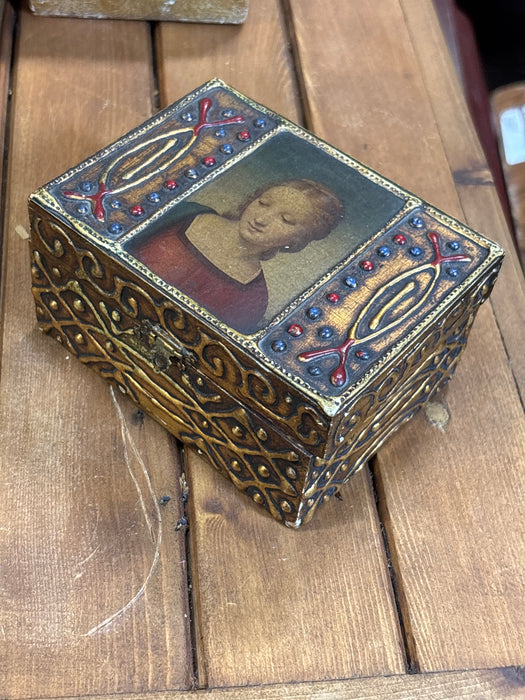 MEDIUM DARK GOLD, RED AND BLUE FLORENTINE BOX WITH PORTRAIT OF WOMAN