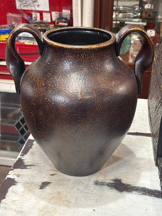 LARGE BLACK AND BROWN SPECKLED JARDINIERE WITH HANDLES