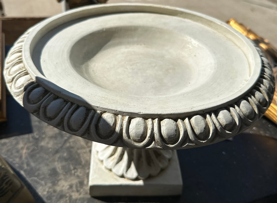 WHITE VINTAGE COMPOTE