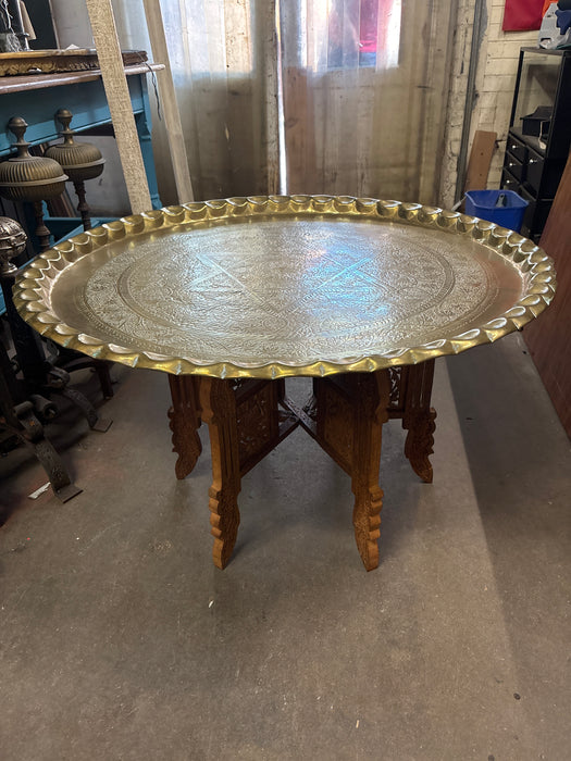 CARVED FLORAL FOLDING BASE WITH BRASS TRAY TOP
