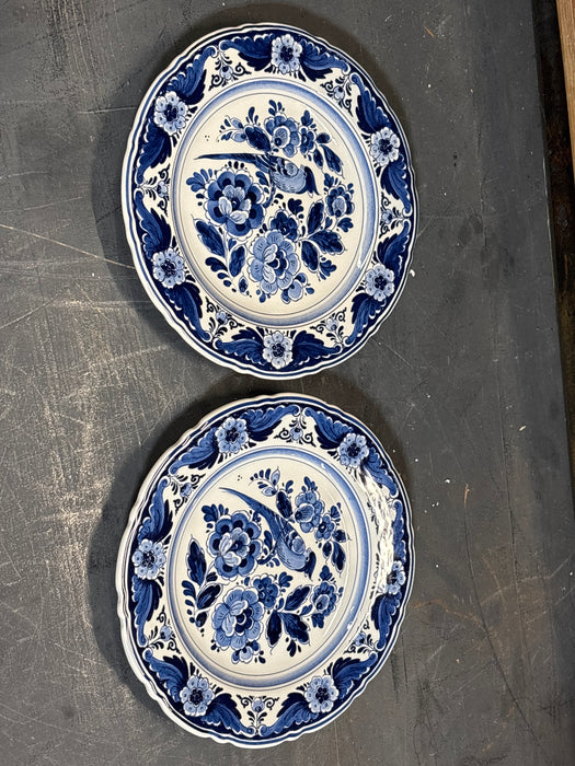 PAIR OF DELFT BIRD PLATES