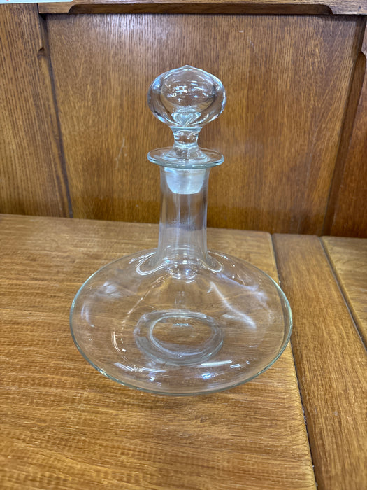 WIDE BASE CLEAR DECANTER