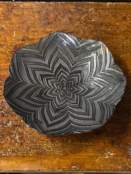 TEXTURED SILVER GLAZED METAL BOWL