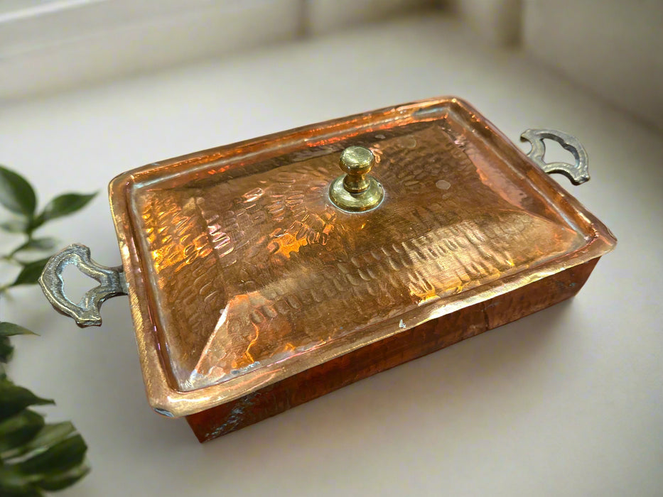 SMALL COPPPER BAKING TRAY WITH LID