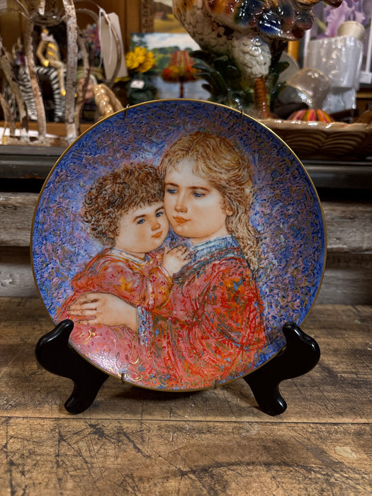 DARK BLUE MOTHER AND CHILD DISPLAY PLATE