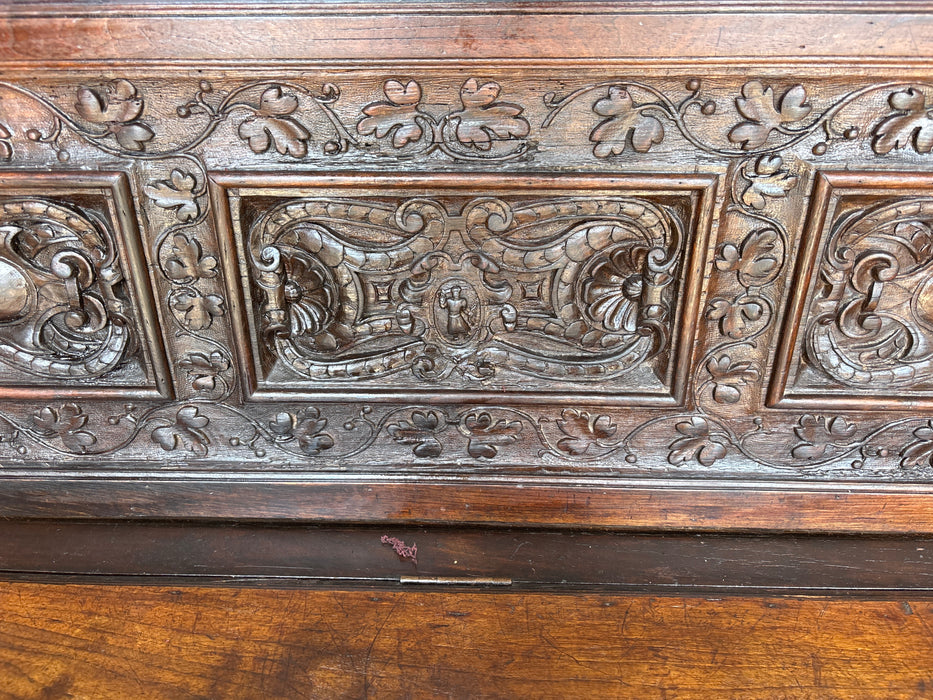 LONG CARVED LION ARM BENCH WITH FLIP TOP