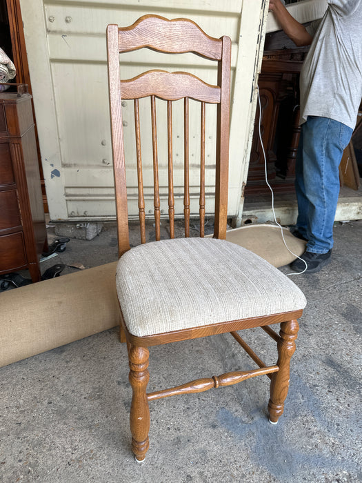 RUSTIC OAK DINING CHAIR