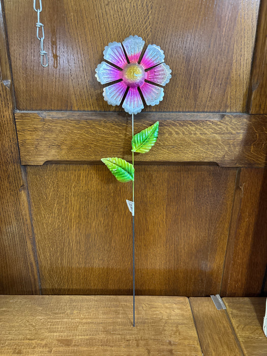 SILVER AND PINK METAL DAISY FLOWER GARDEN STAKES 1 OF 8