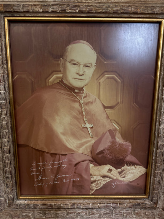 WOOD FRAME WITH POPE PRINT