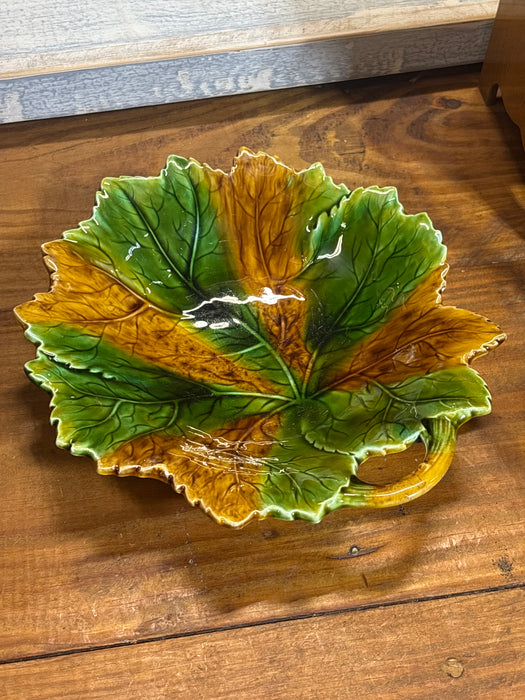 LARGE GREEN AND GOLD MAJOLICA LEAF DISH