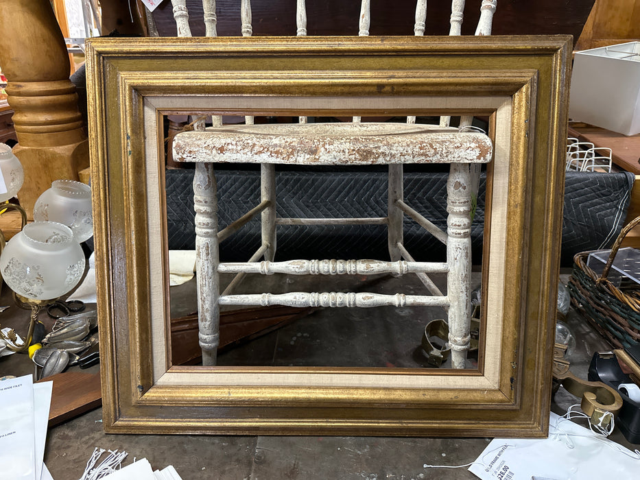 RUBBED GOLD FRAME WITH LINEN FILETE