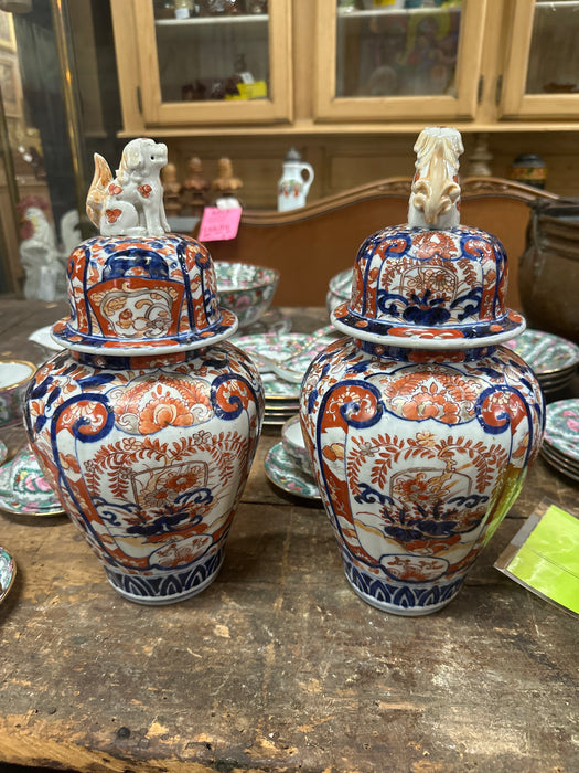 PAIR OF MEDIUM IMARI GINGER JARS