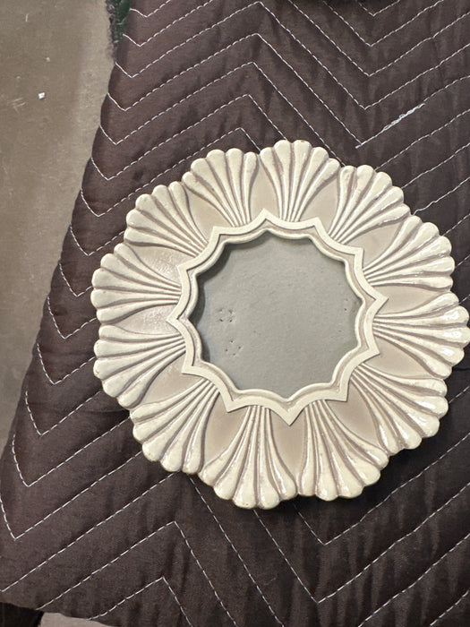 ROUND LEAFY FRAME