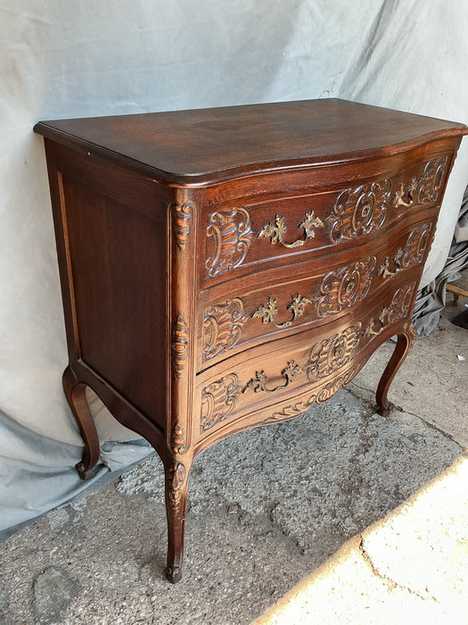 LARGE CARVED DARK OAK COUNTRY FRENCH CHEST