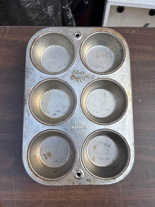 METAL MUFFIN TIN 1 OF 3