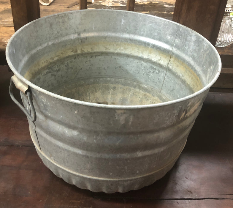 SMALL GALVANIZED TUB