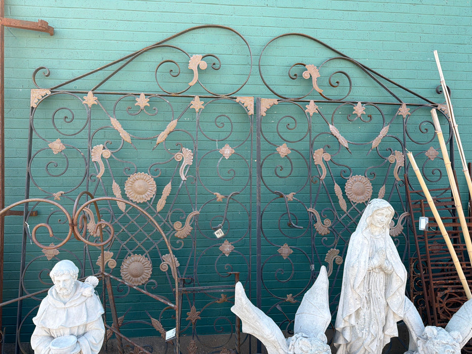 LARGE ORNAMENTAL SCROLLED IRON GATES