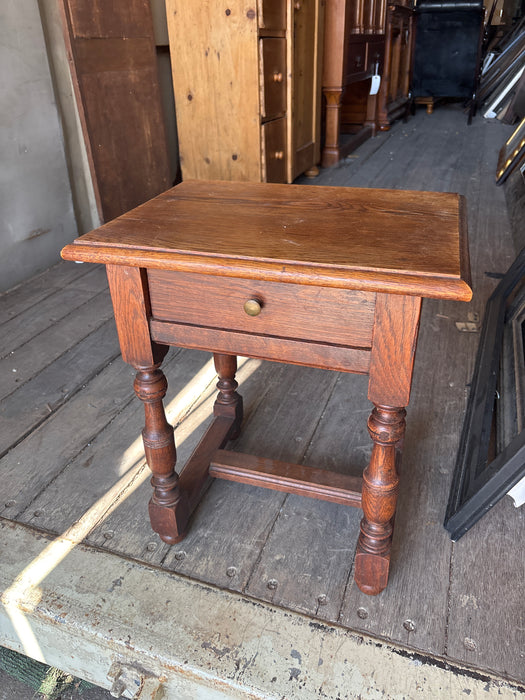 SMALL PEGGED 1 DRAWER TURNED LEG TABLE