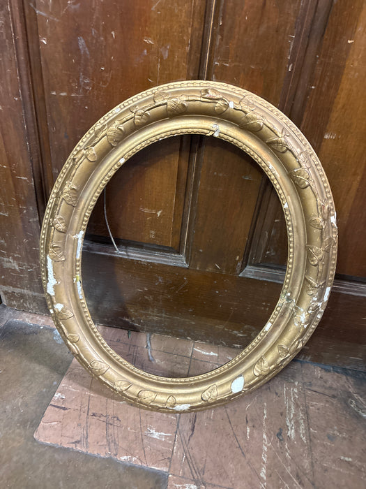 SMALL GILT FOLIATE OVAL FRAME - AS FOUND