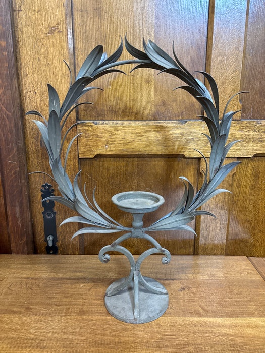 METAL LAUREL WREATH CANDLE HOLDER