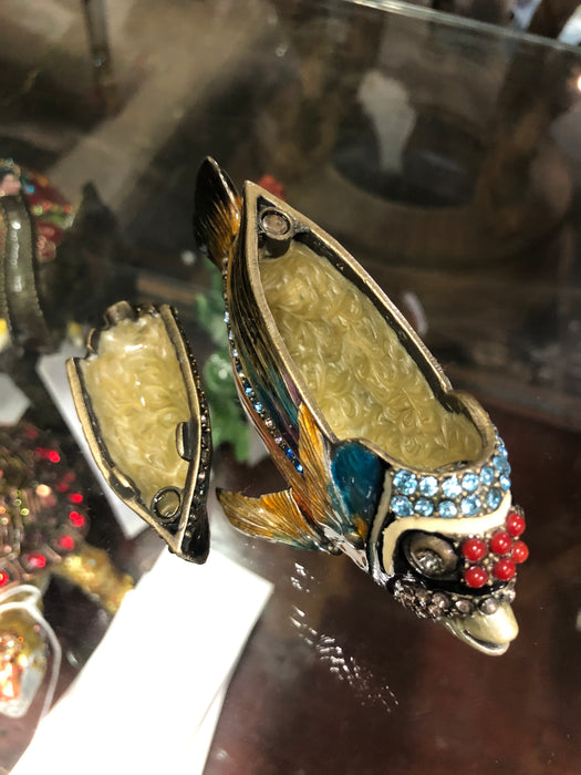 SMALL ENAMELED AND JEWELED FISH BOX