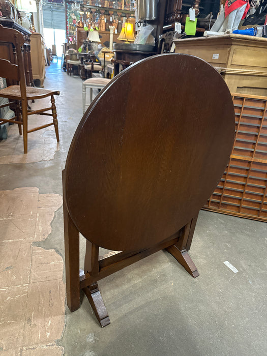 SMALL TILT TOP TABLE