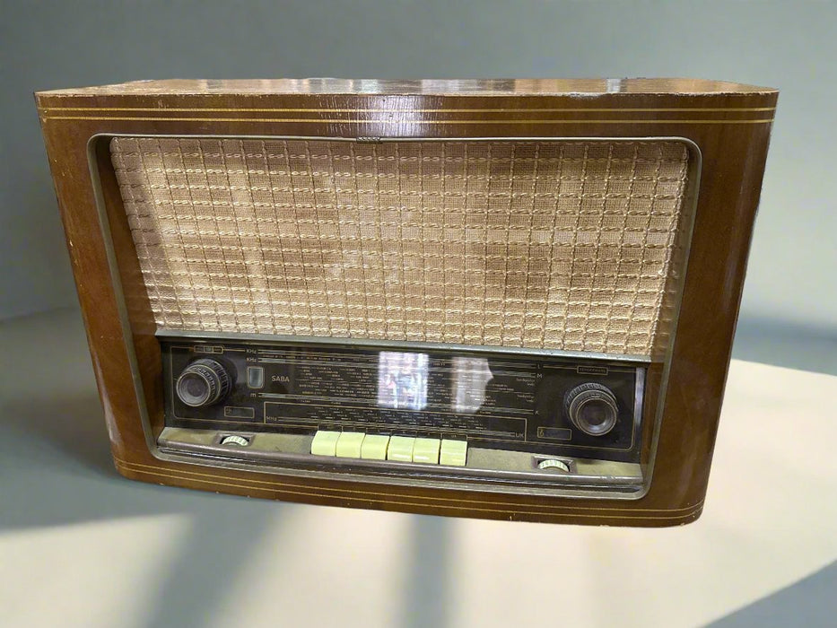 REFINED RADIO FROM SABA ELECTRONICS MADE IN GERMANY 1950's