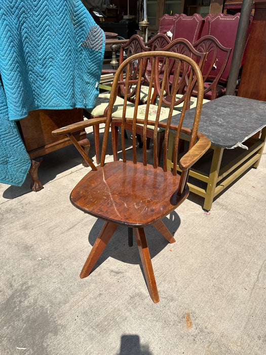 SWIVEL BENTWOOD CHAIR